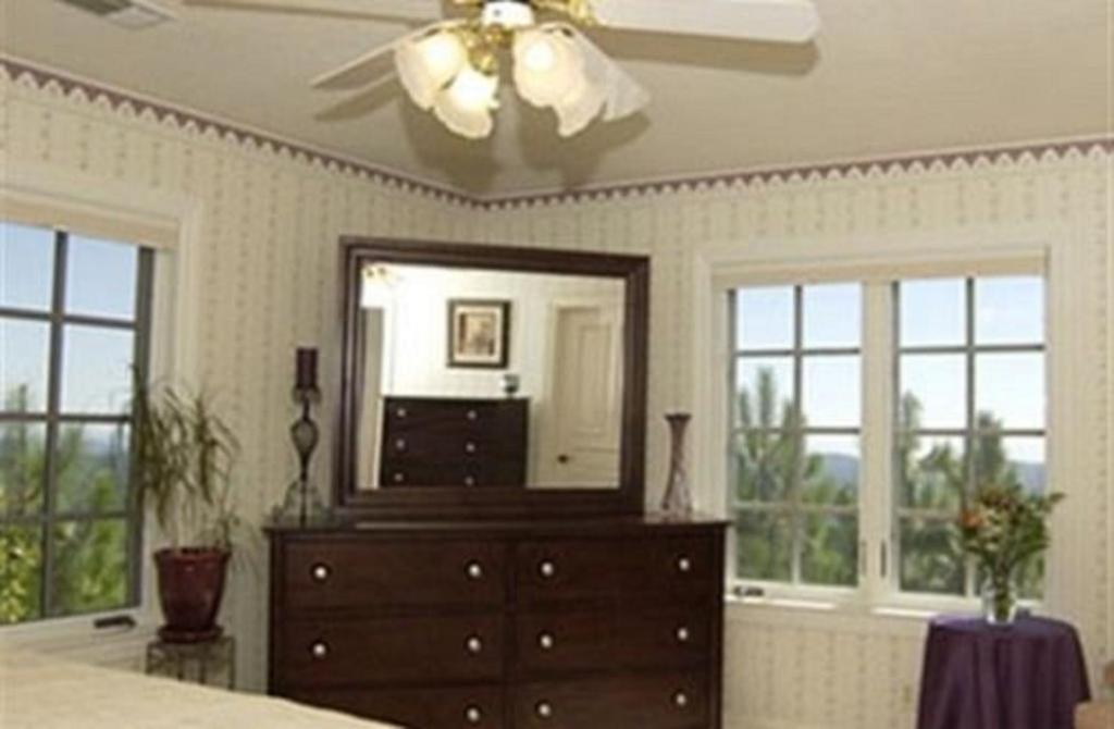 Sierra Sun Cloud Inn - Colfax (Adults Only) エクステリア 写真